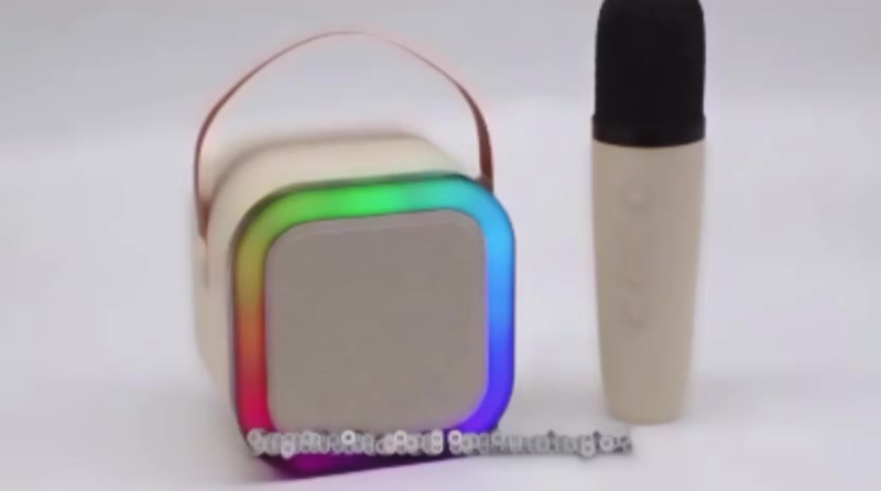 Caixa De Som C/ Microfones Karaokê Brincadeiras em Família